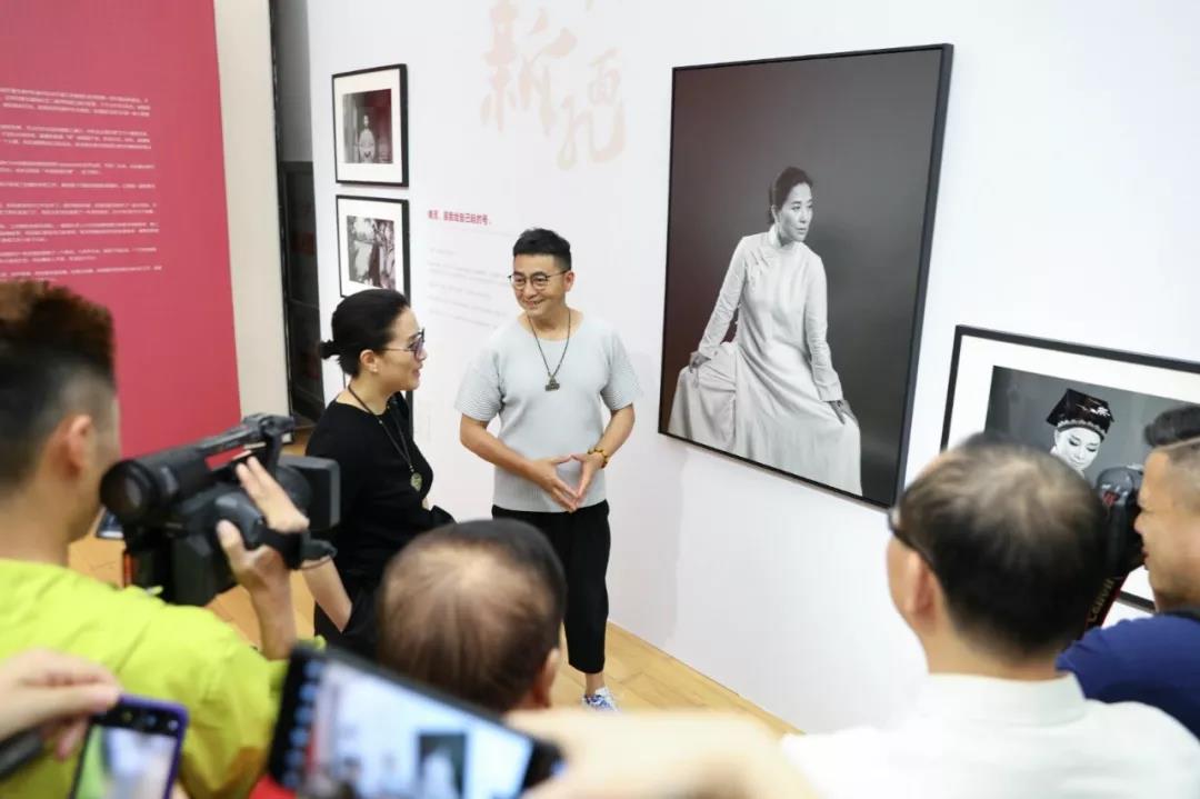 时隔一载，，，，，优美再续，，，，，尊龙凯时地产&amp;amp;amp;肖全杭州新面目摄影展温情启幕
